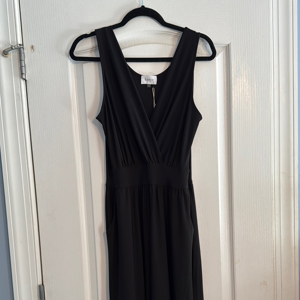 Elegant Black Sleeveless Dress